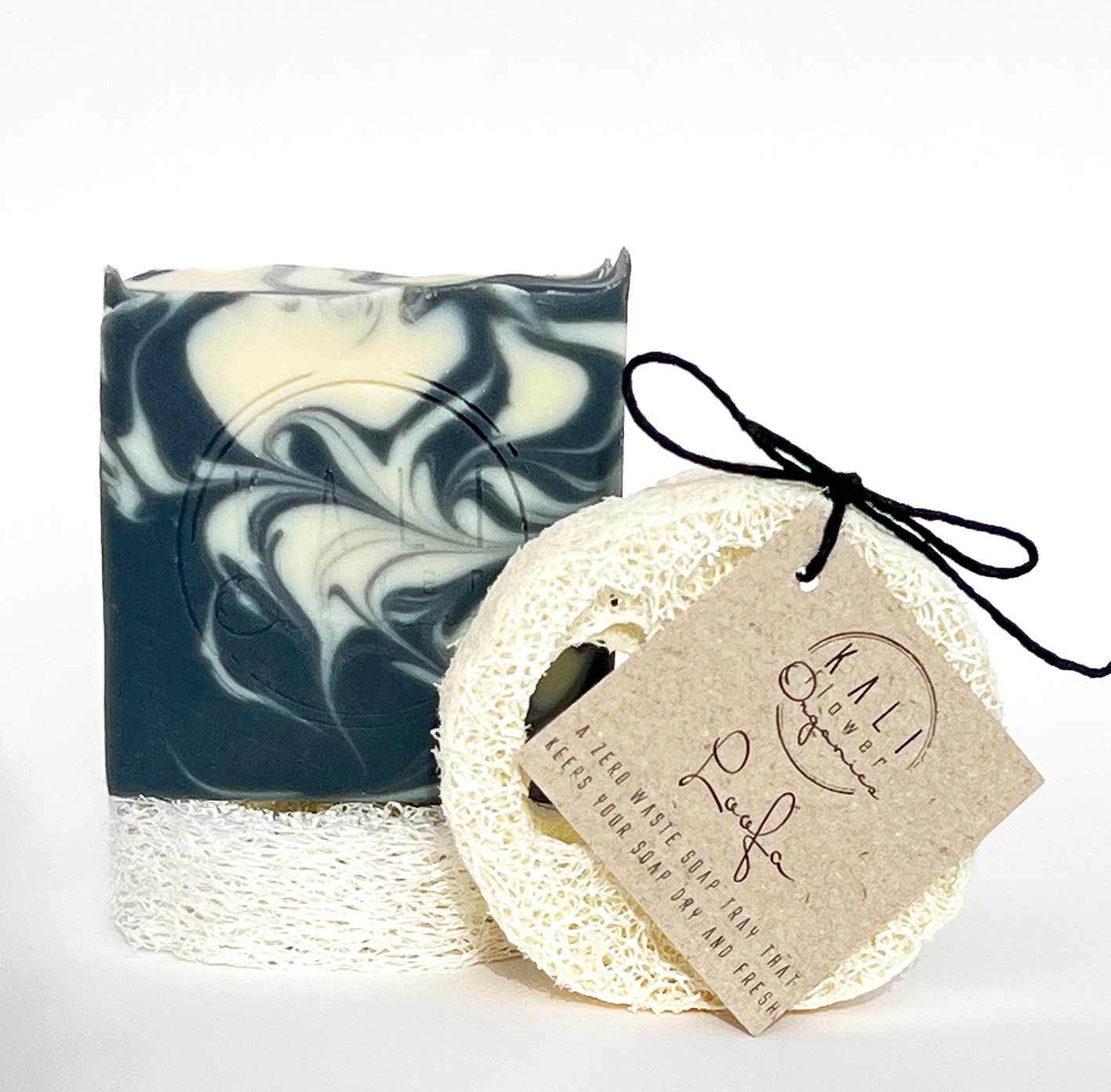 Kaliflower Organics Handgjord tvål Aktivt kol & vit lera - Tea tree, lavendel & mynta ca 150g