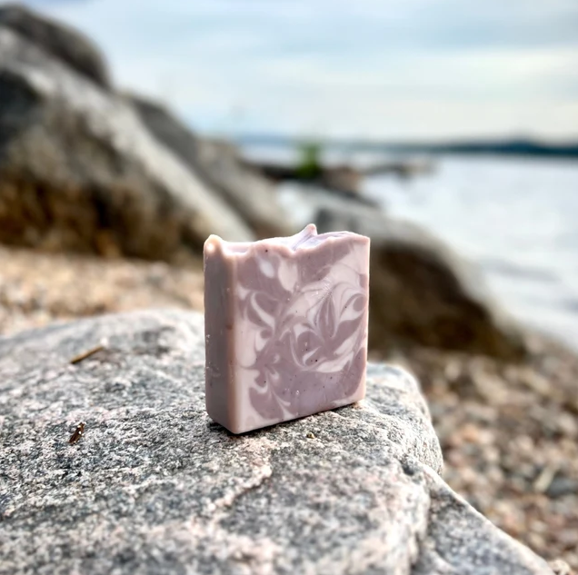 Kaliflower Organcs Ekologisk handgjord tvål Purple Clay - Lila lera & Frankincense ca 150g
